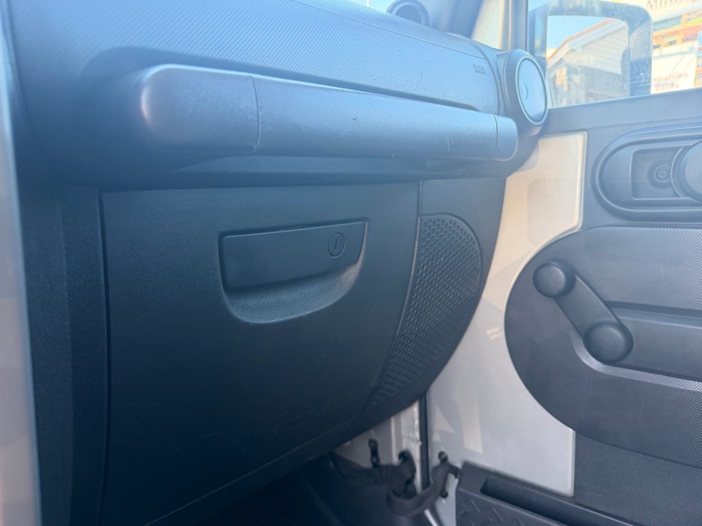 Photo 12 of this JEEP WRANGLER