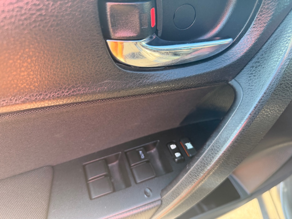 Photo 10 of this TOYOTA COROLLA