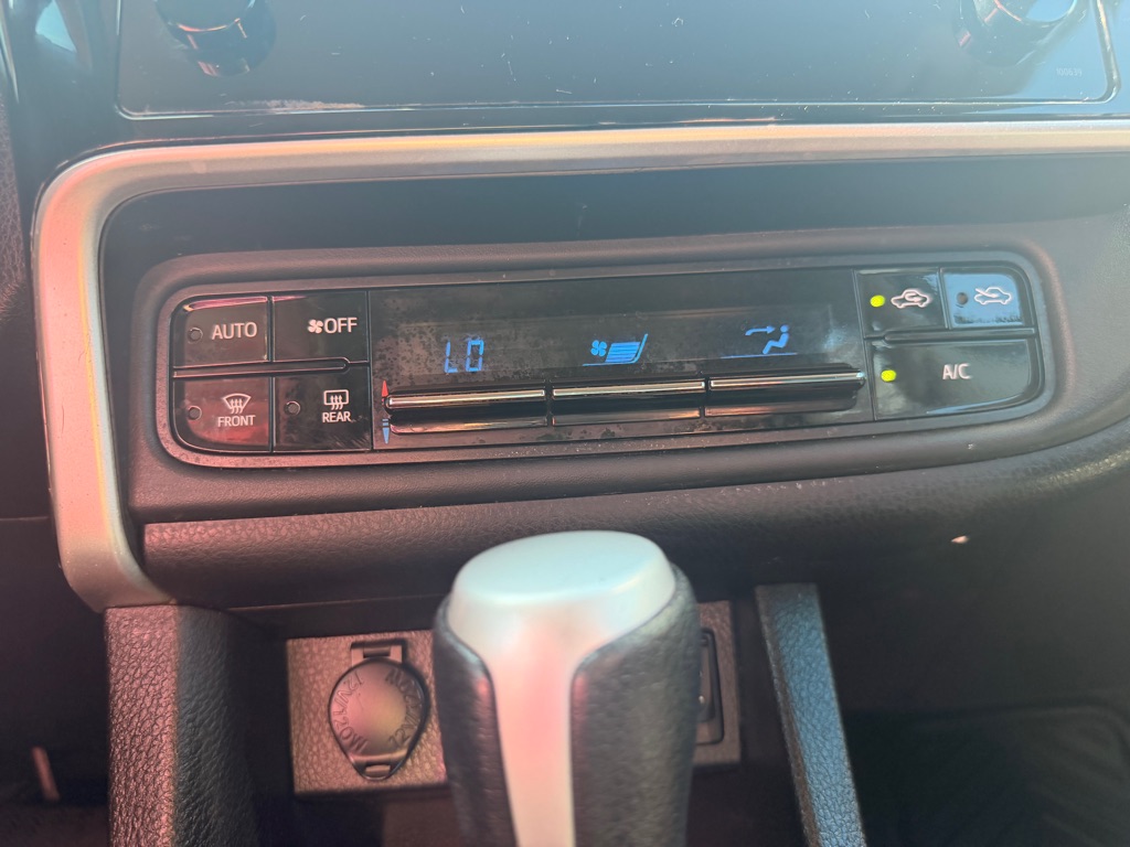 Photo 16 of this TOYOTA COROLLA