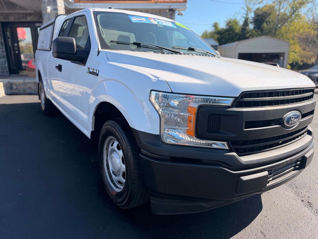 Photo 3 of this FORD F150