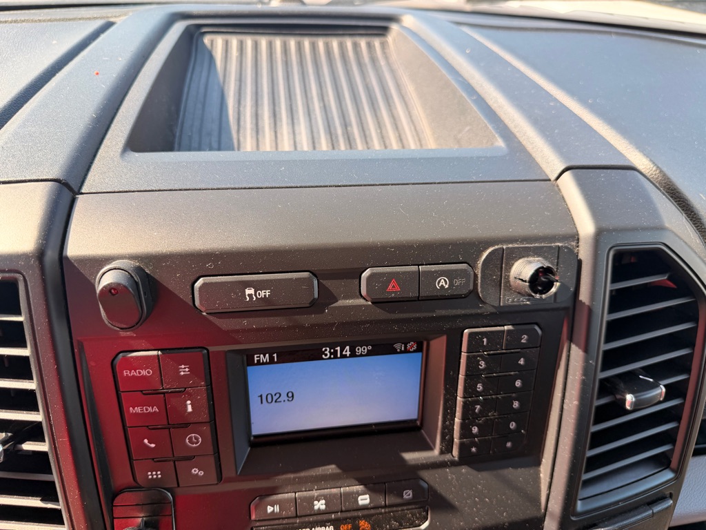 Photo 15 of this FORD F150