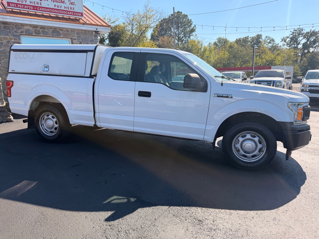 Photo 4 of this FORD F150