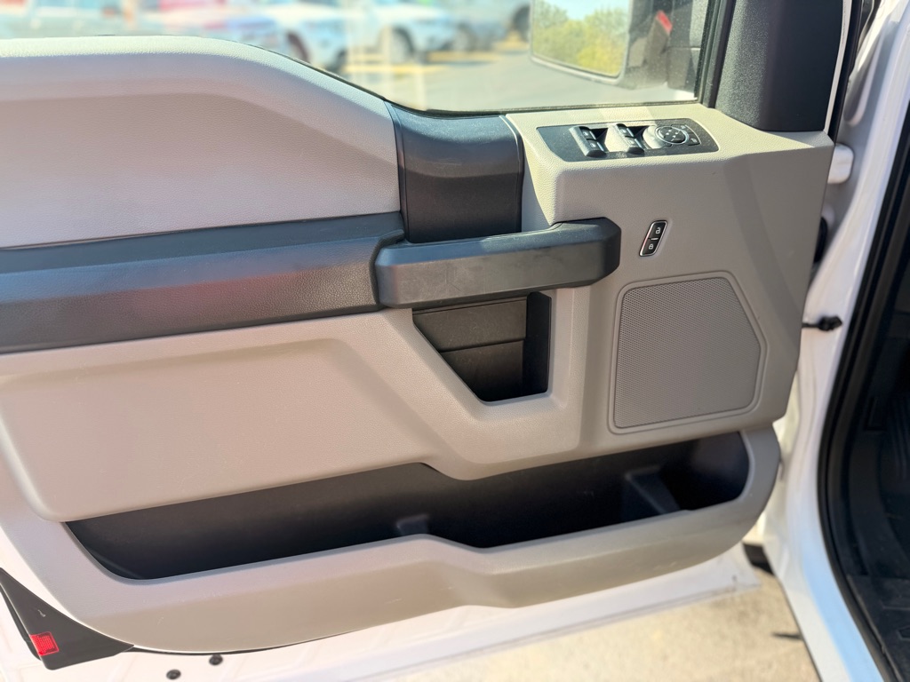 Photo 9 of this FORD F150