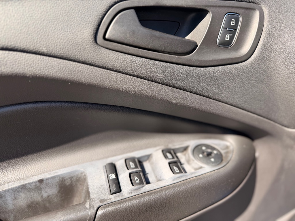 Photo 10 of this FORD ESCAPE