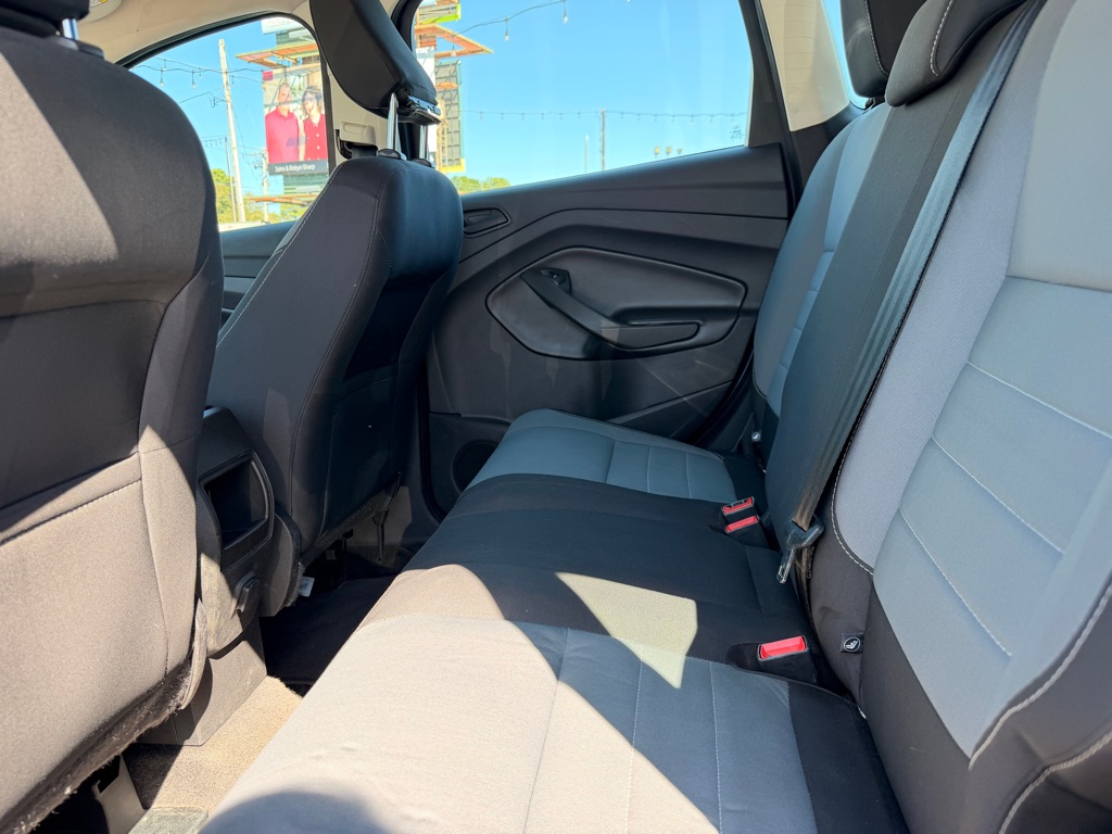 Photo 26 of this FORD ESCAPE