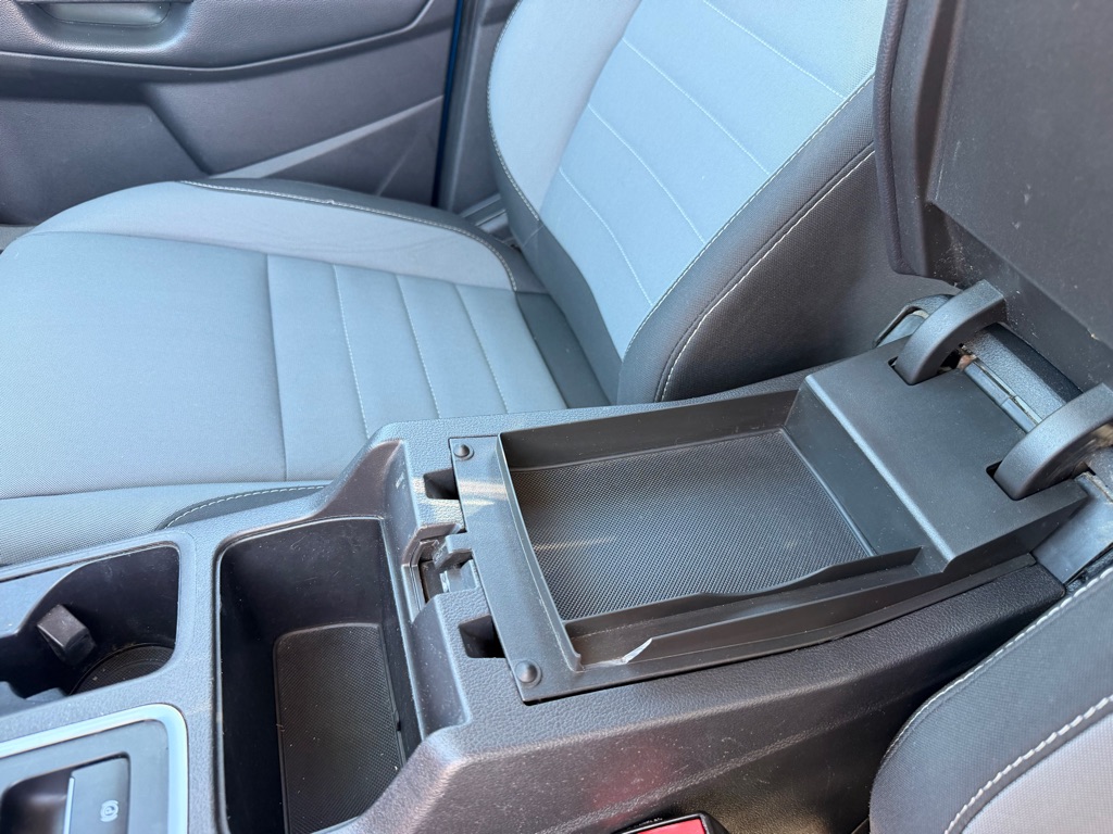 Photo 21 of this FORD ESCAPE