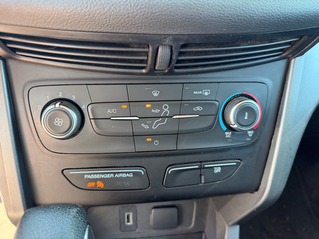 Photo 17 of this FORD ESCAPE