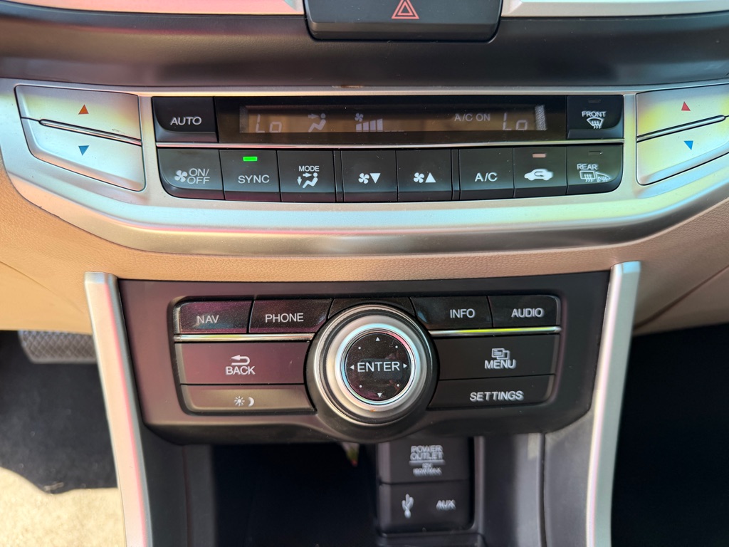 Photo 18 of this HONDA ACCORD