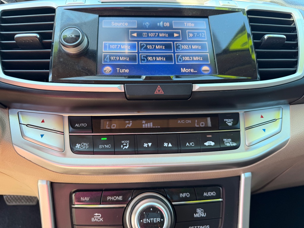 Photo 17 of this HONDA ACCORD