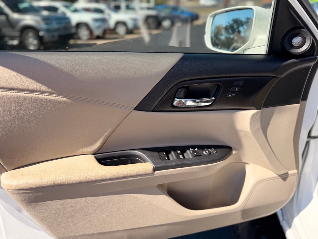 Photo 9 of this HONDA ACCORD