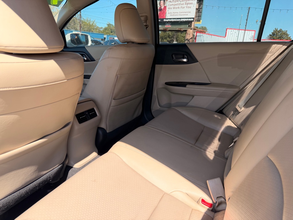 Photo 26 of this HONDA ACCORD