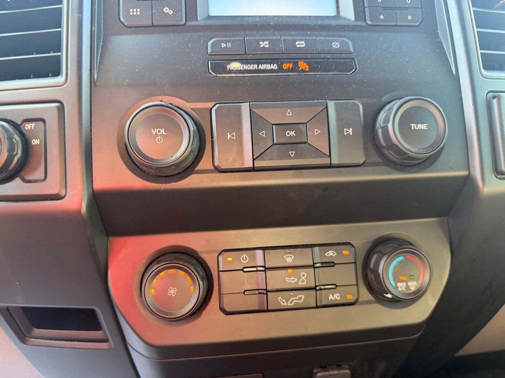 Photo 20 of this FORD F150