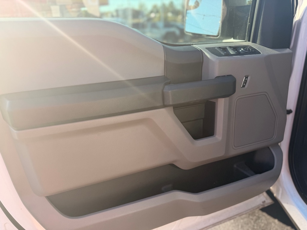 Photo 9 of this FORD F150