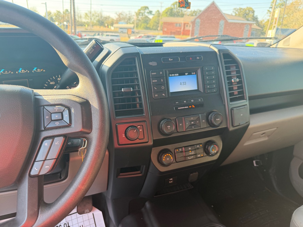 Photo 15 of this FORD F150