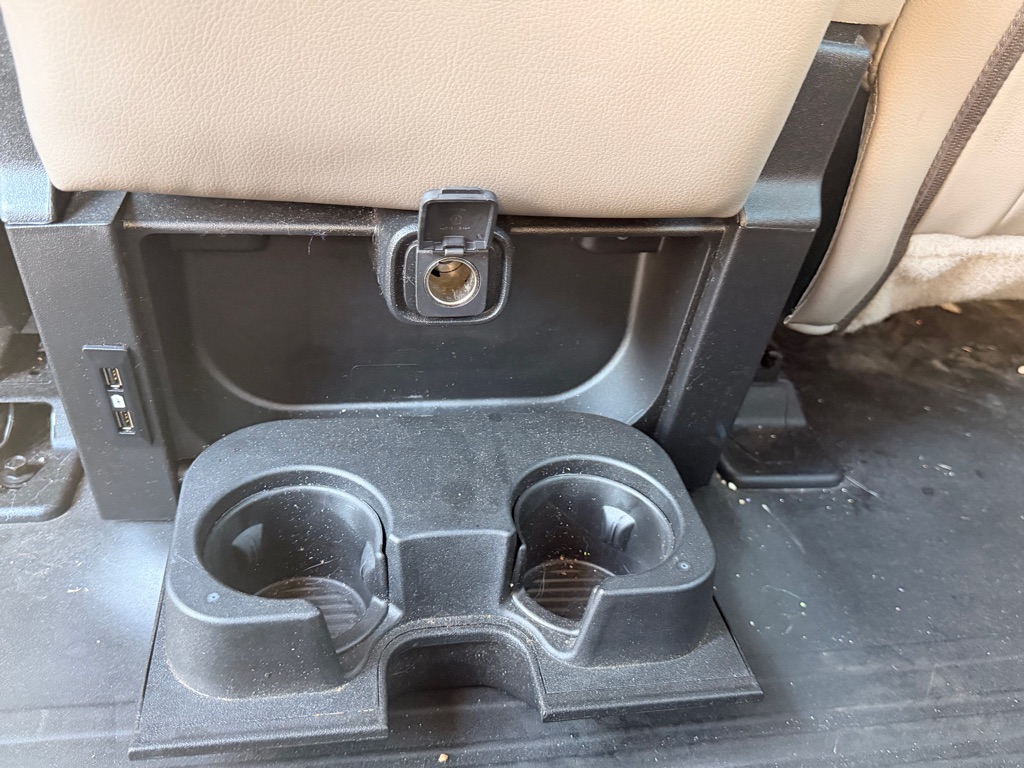 Photo 28 of this FORD F150