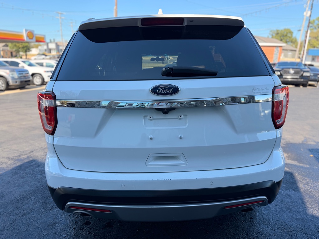 Photo 6 of this FORD EXPLORER