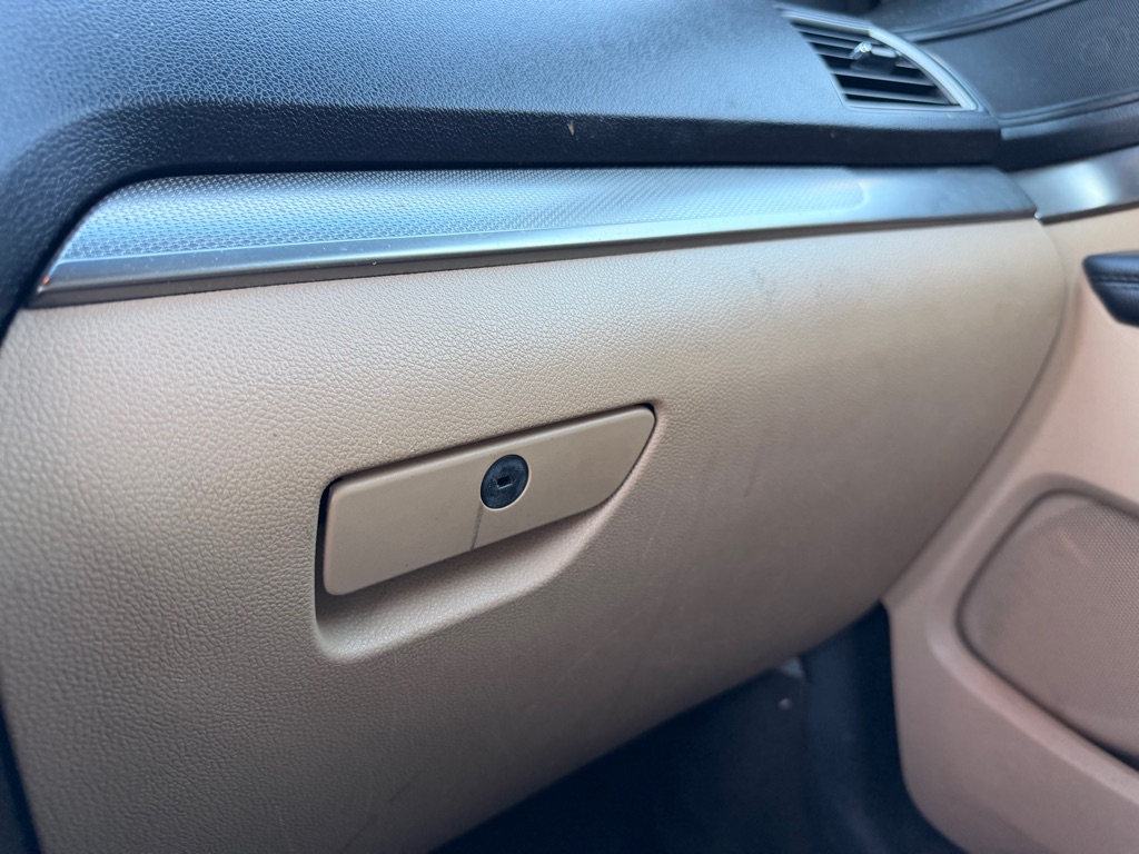 Photo 13 of this FORD EXPLORER