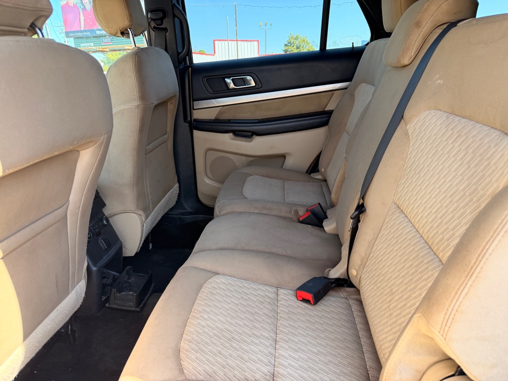 Photo 21 of this FORD EXPLORER