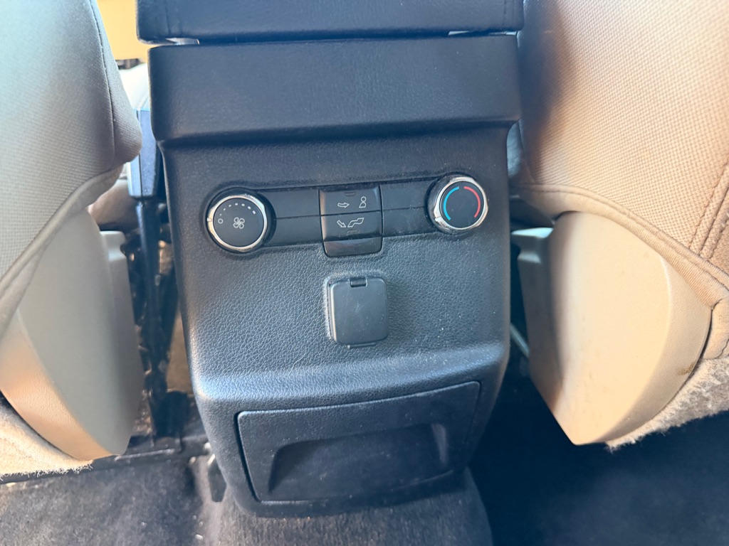 Photo 22 of this FORD EXPLORER