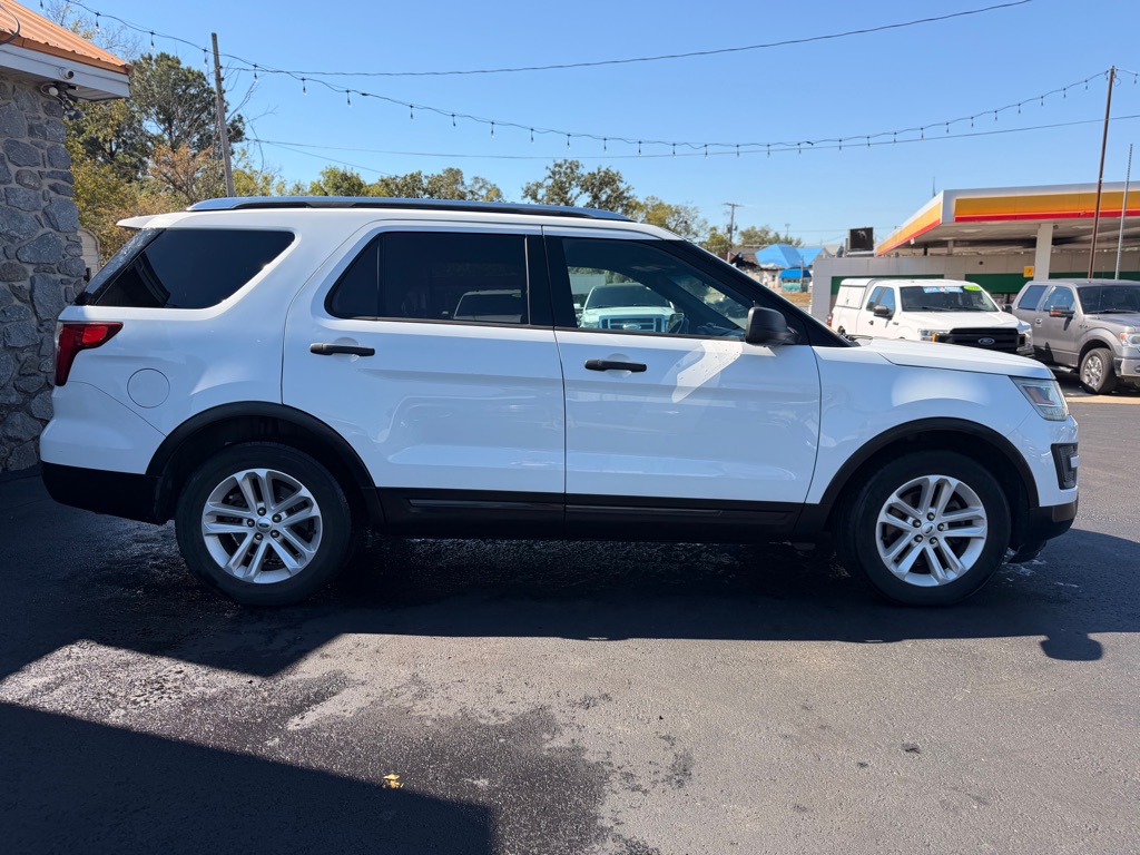 Photo 4 of this FORD EXPLORER