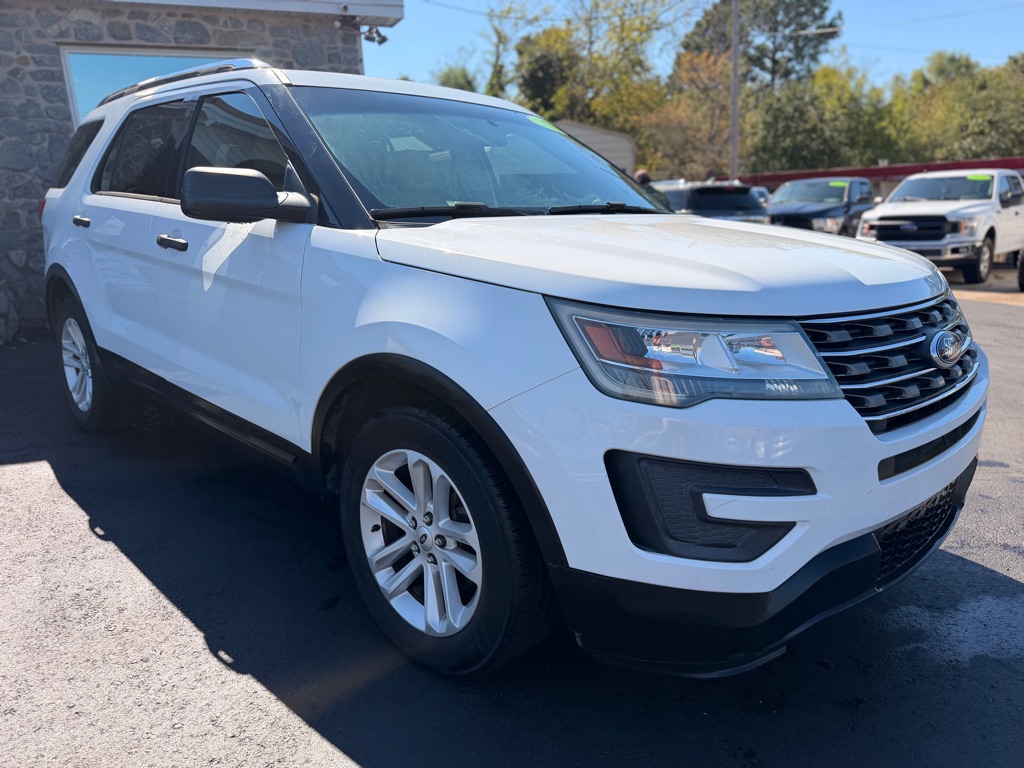 Photo 3 of this FORD EXPLORER