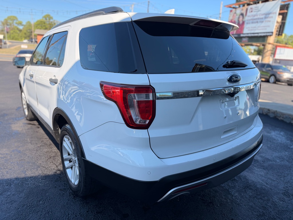 Photo 7 of this FORD EXPLORER