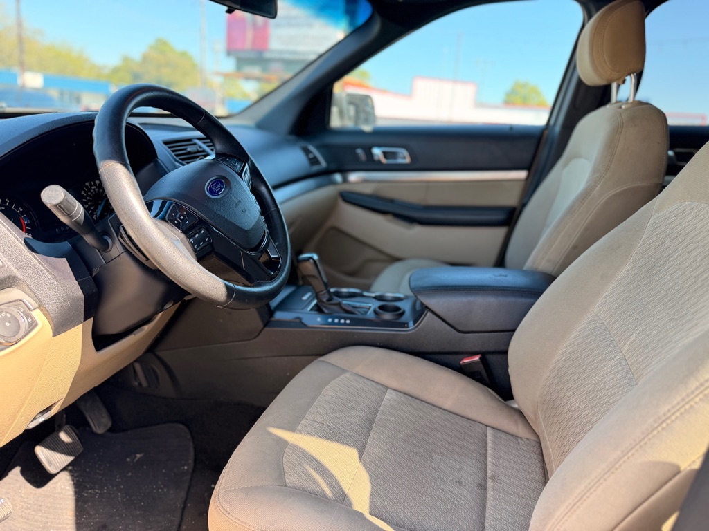 Photo 10 of this FORD EXPLORER
