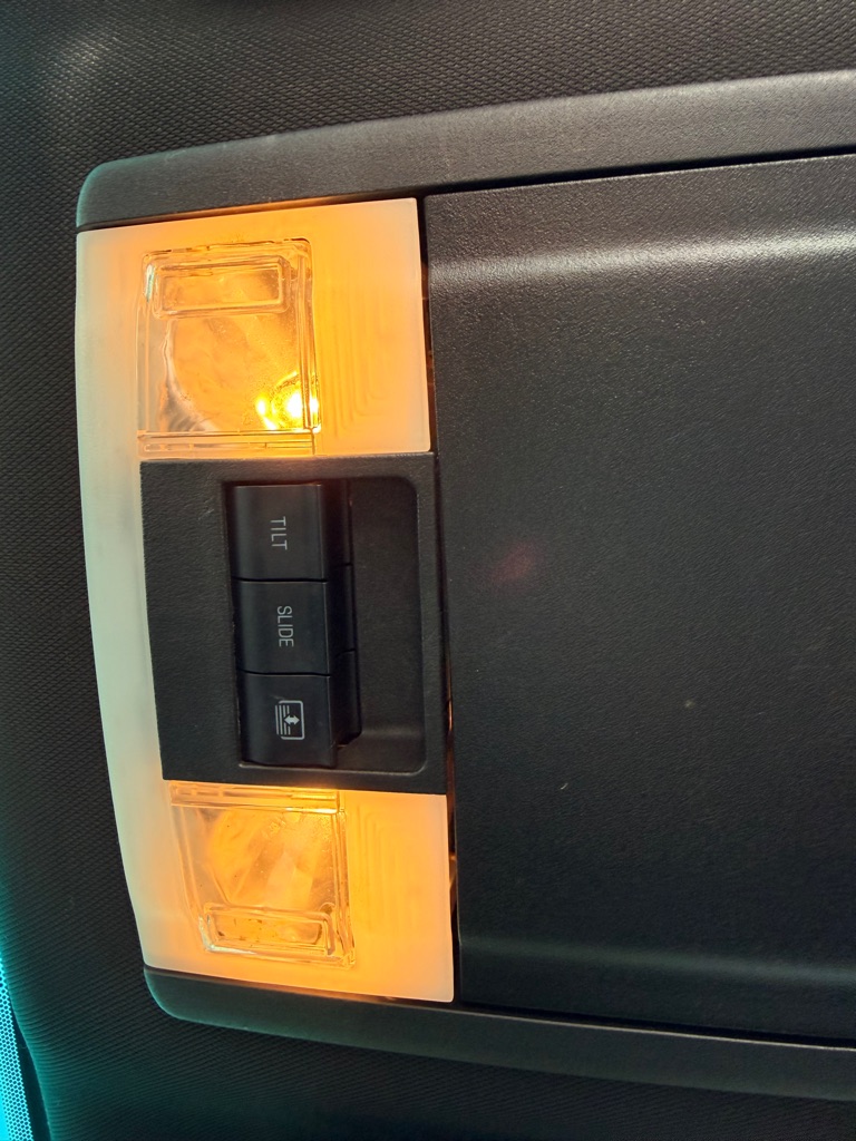 Photo 24 of this FORD EXPLORER