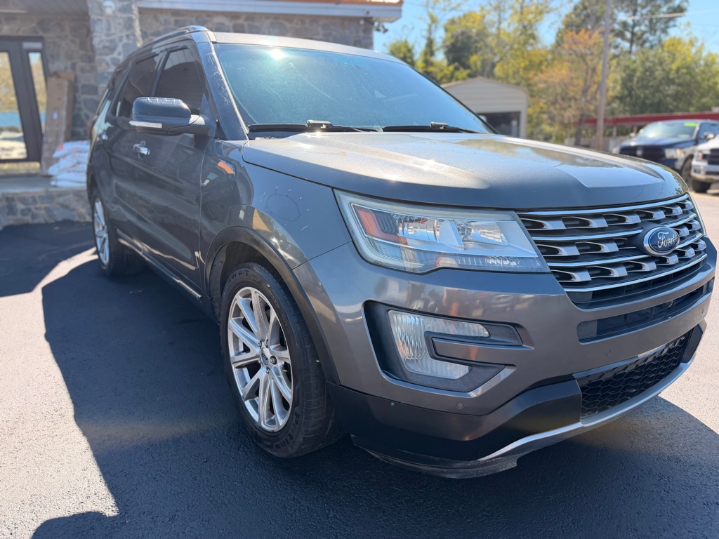 Photo 3 of this FORD EXPLORER