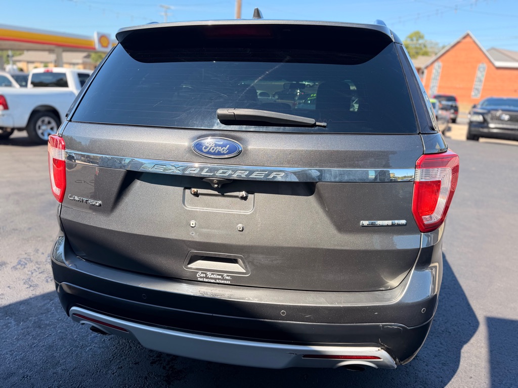 Photo 6 of this FORD EXPLORER