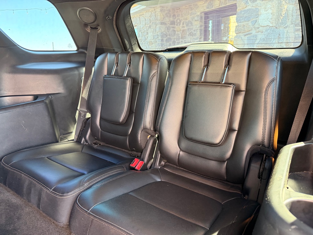 Photo 29 of this FORD EXPLORER