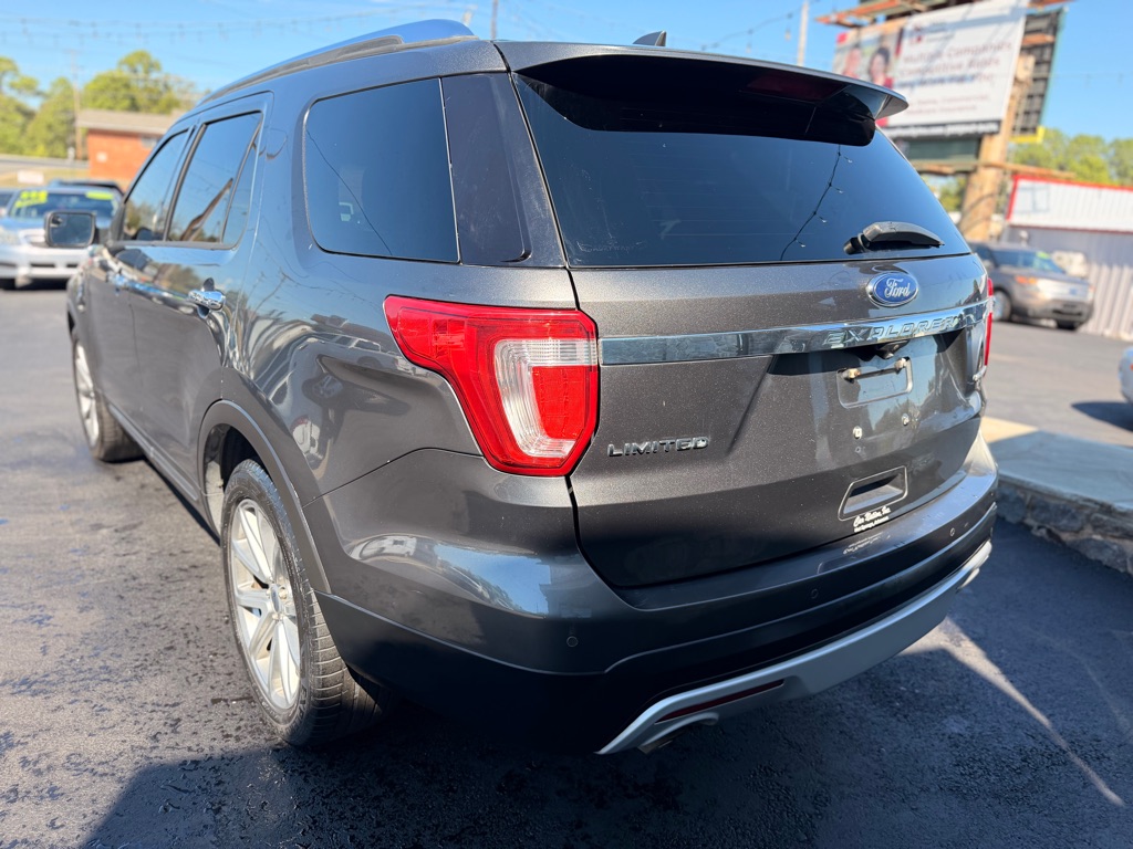 Photo 7 of this FORD EXPLORER