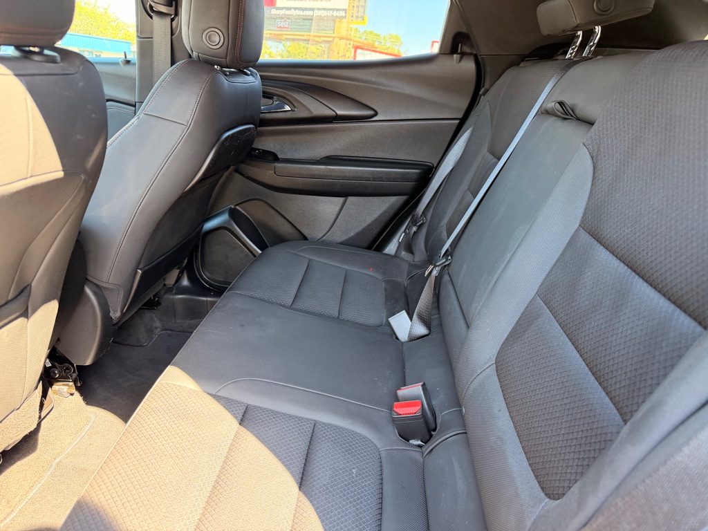 Photo 24 of this CHEVROLET TRAILBLAZER