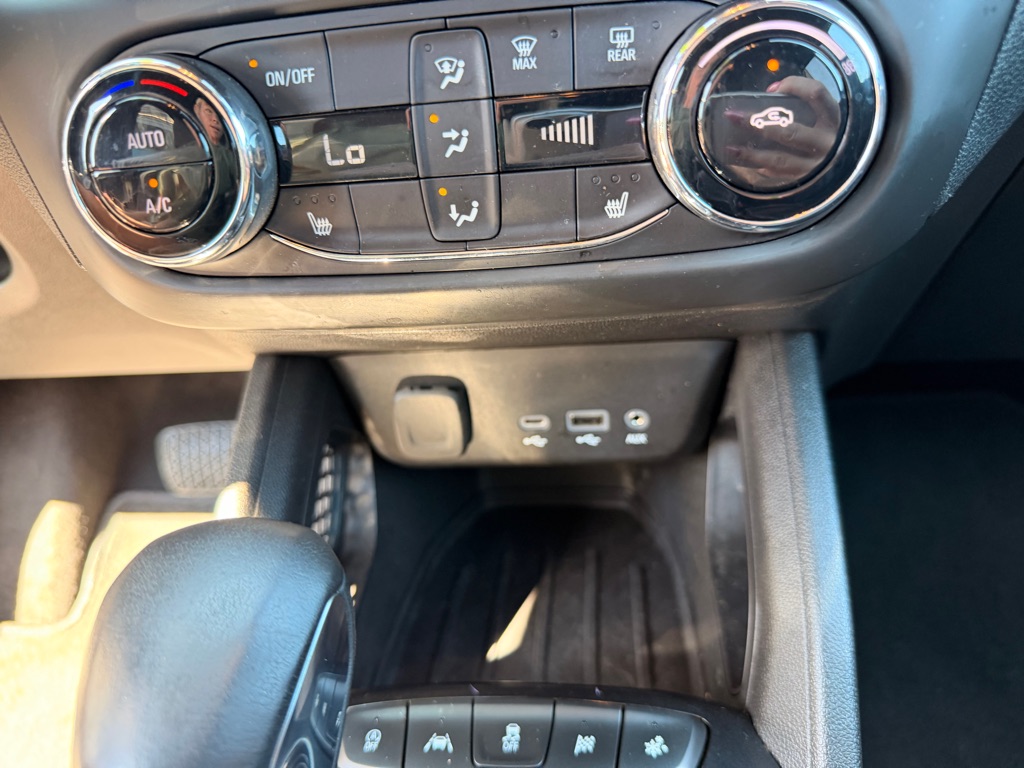Photo 17 of this CHEVROLET TRAILBLAZER