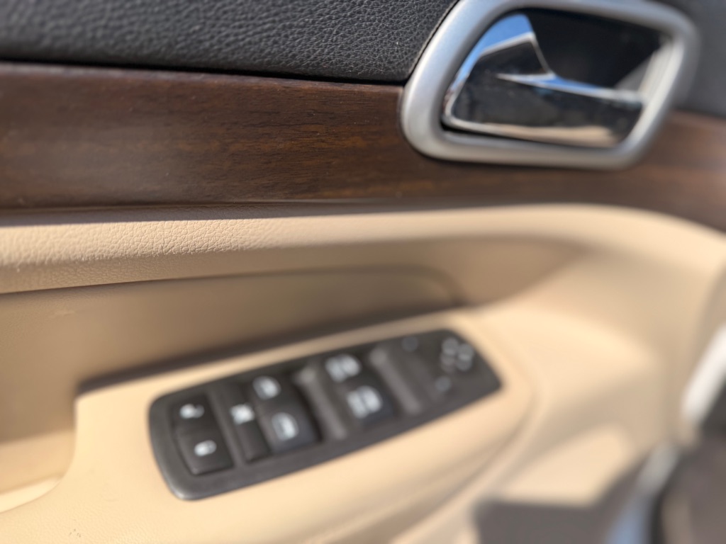 Photo 10 of this JEEP GRAND CHEROKEE