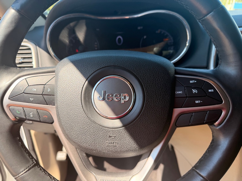Photo 22 of this JEEP GRAND CHEROKEE