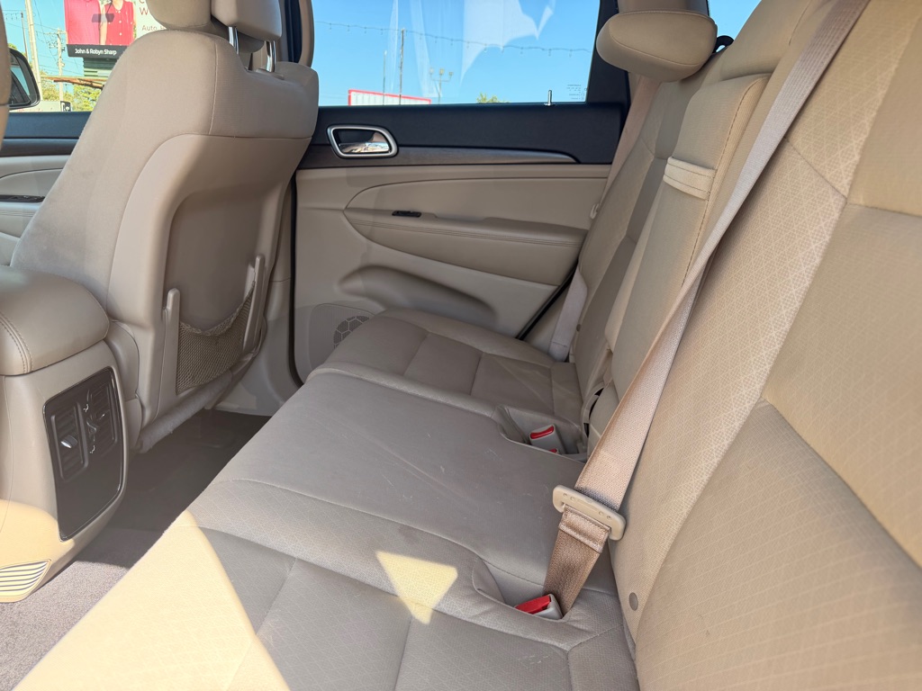 Photo 25 of this JEEP GRAND CHEROKEE