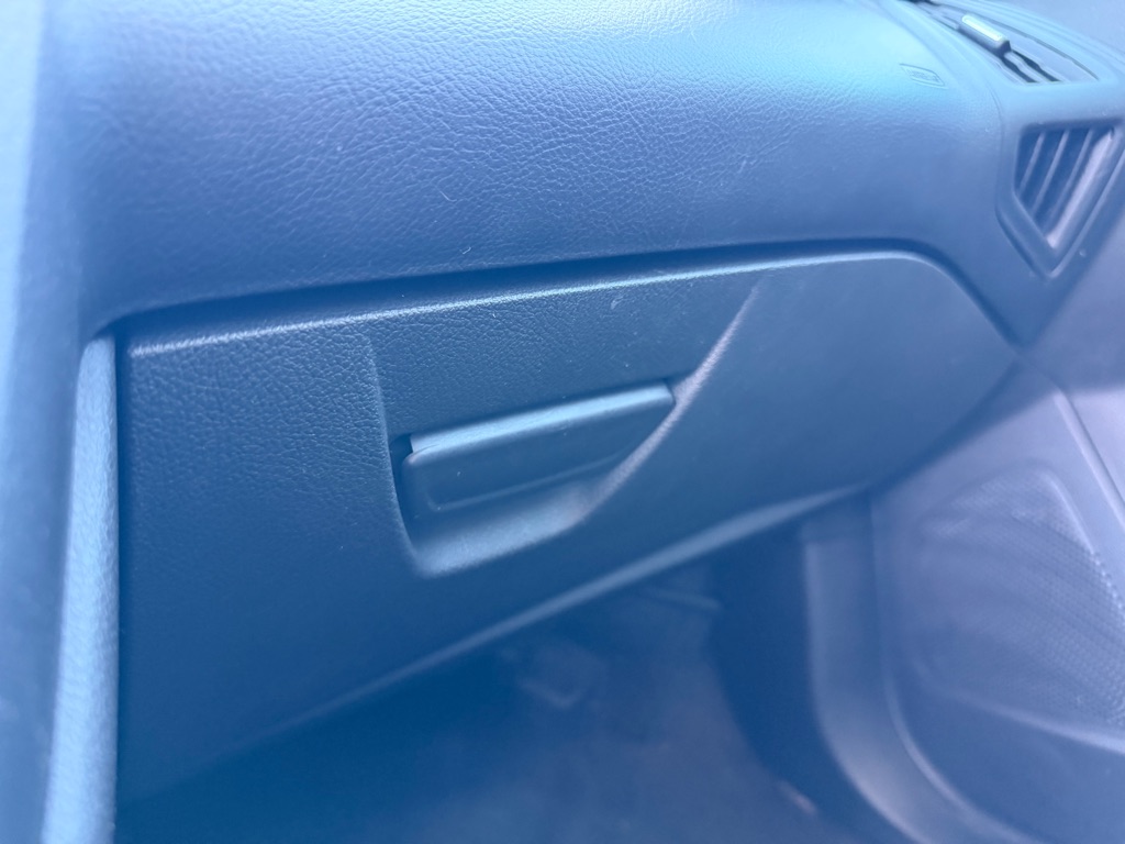Photo 14 of this FORD FOCUS