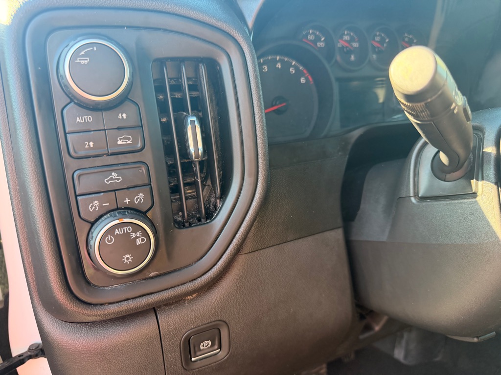 Photo 13 of this CHEVROLET SILVERADO 1500