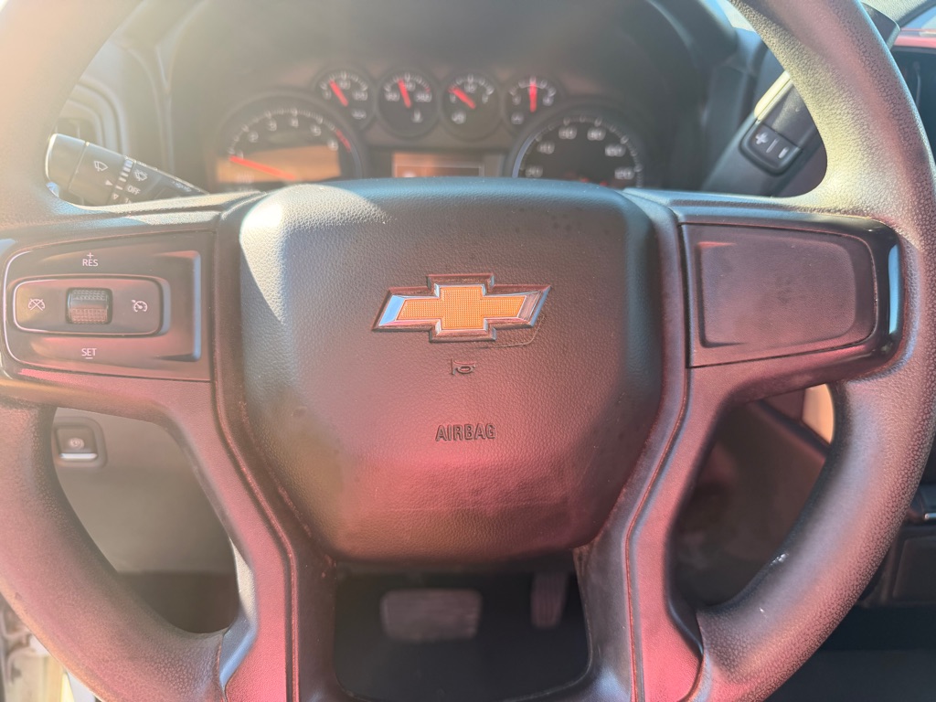 Photo 23 of this CHEVROLET SILVERADO 1500