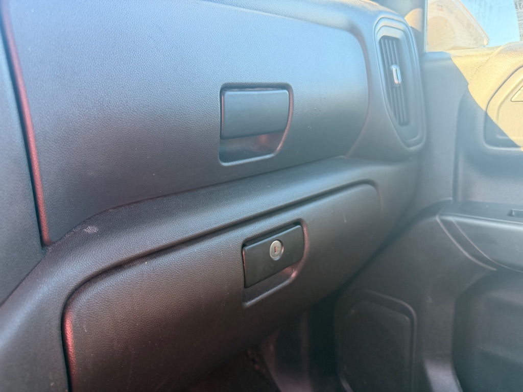 Photo 15 of this CHEVROLET SILVERADO 1500
