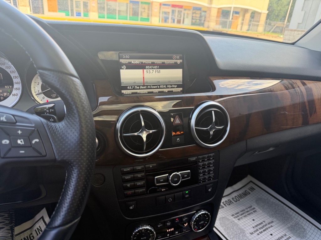 Photo 18 of this MERCEDES-BENZ GLK