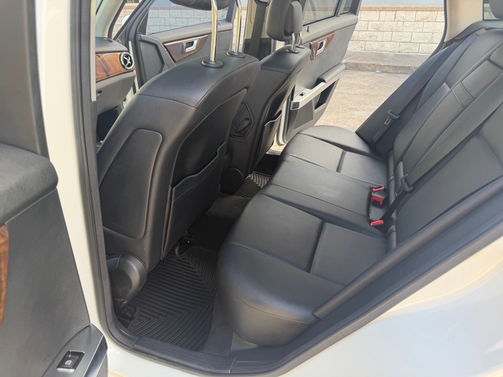 Photo 12 of this MERCEDES-BENZ GLK