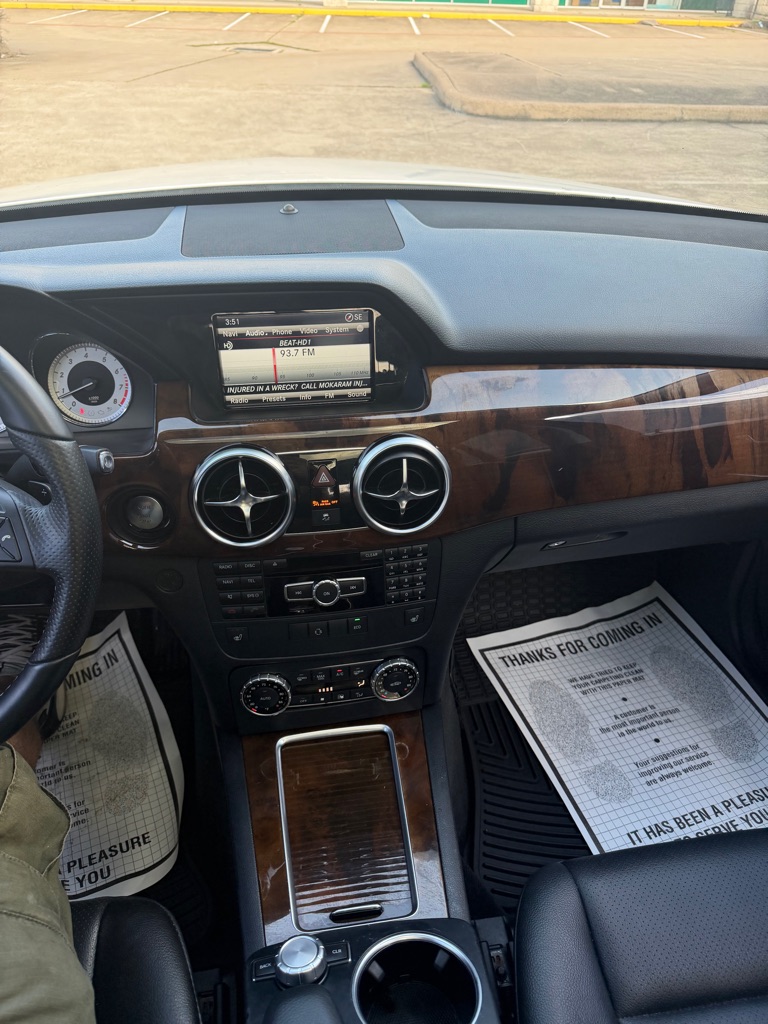 Photo 19 of this MERCEDES-BENZ GLK
