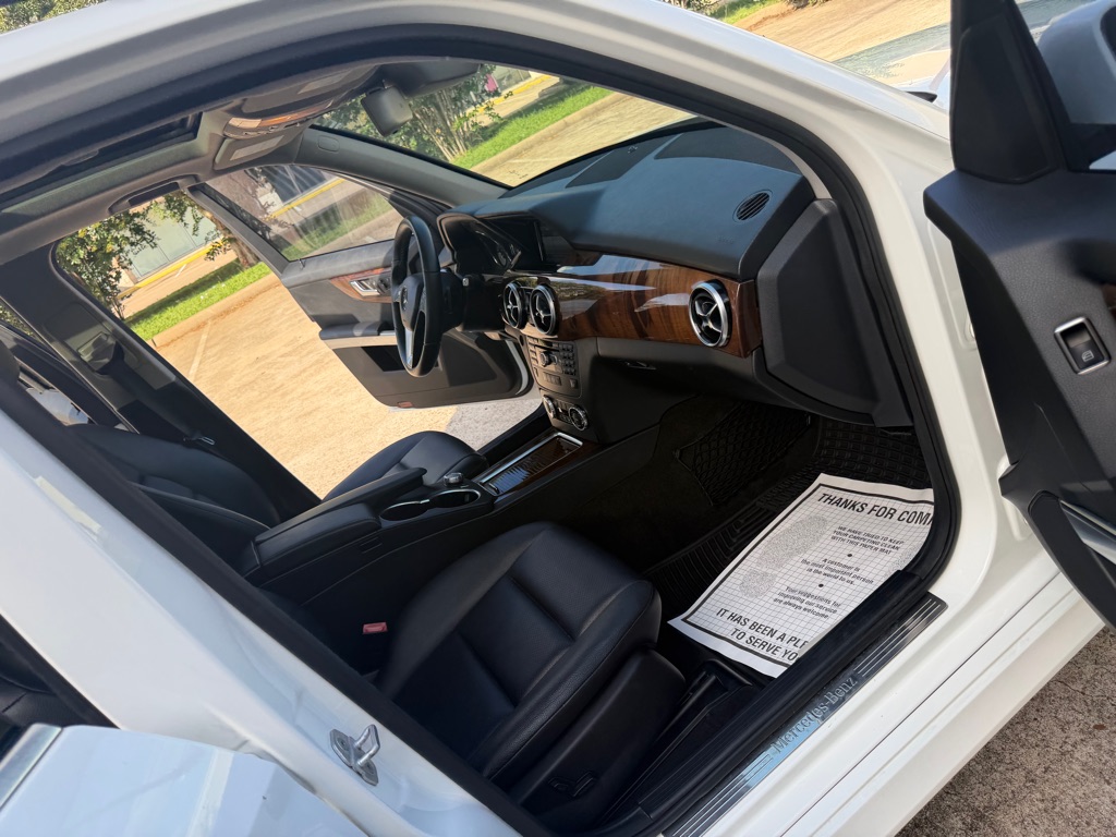 Photo 15 of this MERCEDES-BENZ GLK