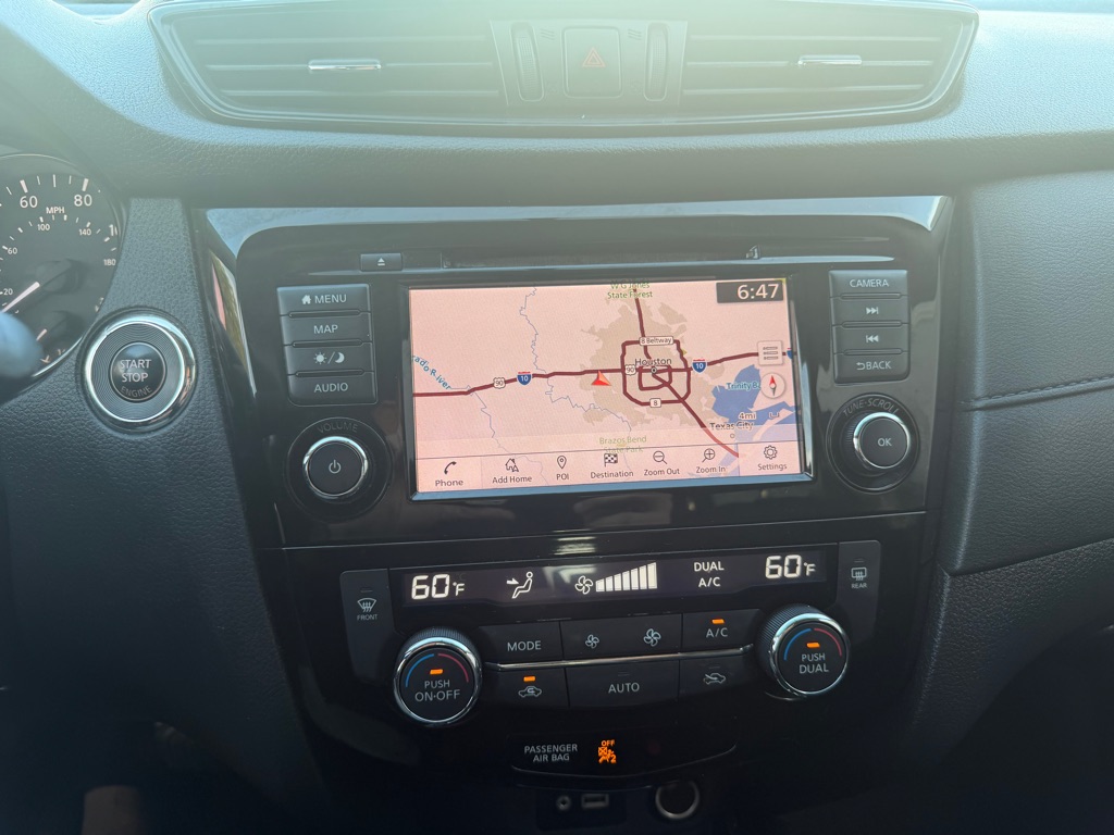 Photo 18 of this NISSAN ROGUE