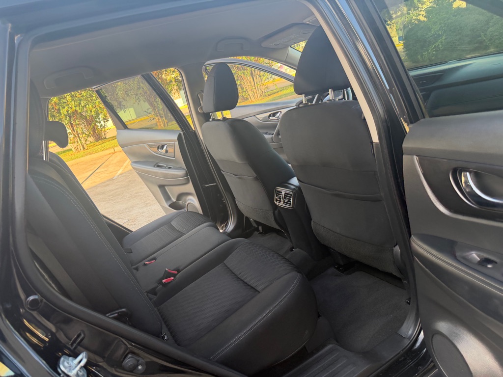 Photo 14 of this NISSAN ROGUE
