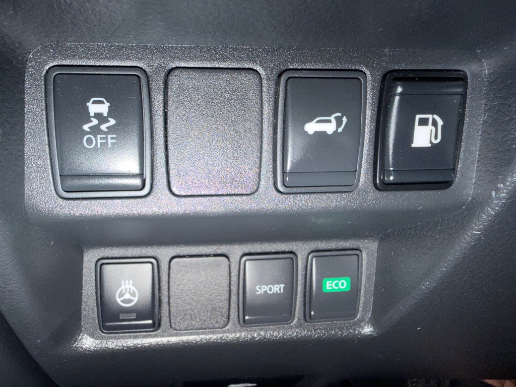 Photo 22 of this NISSAN ROGUE