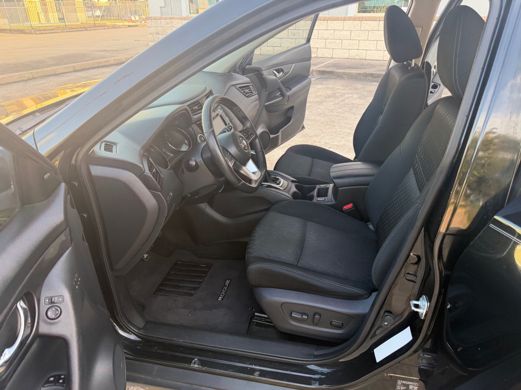 Photo 11 of this NISSAN ROGUE