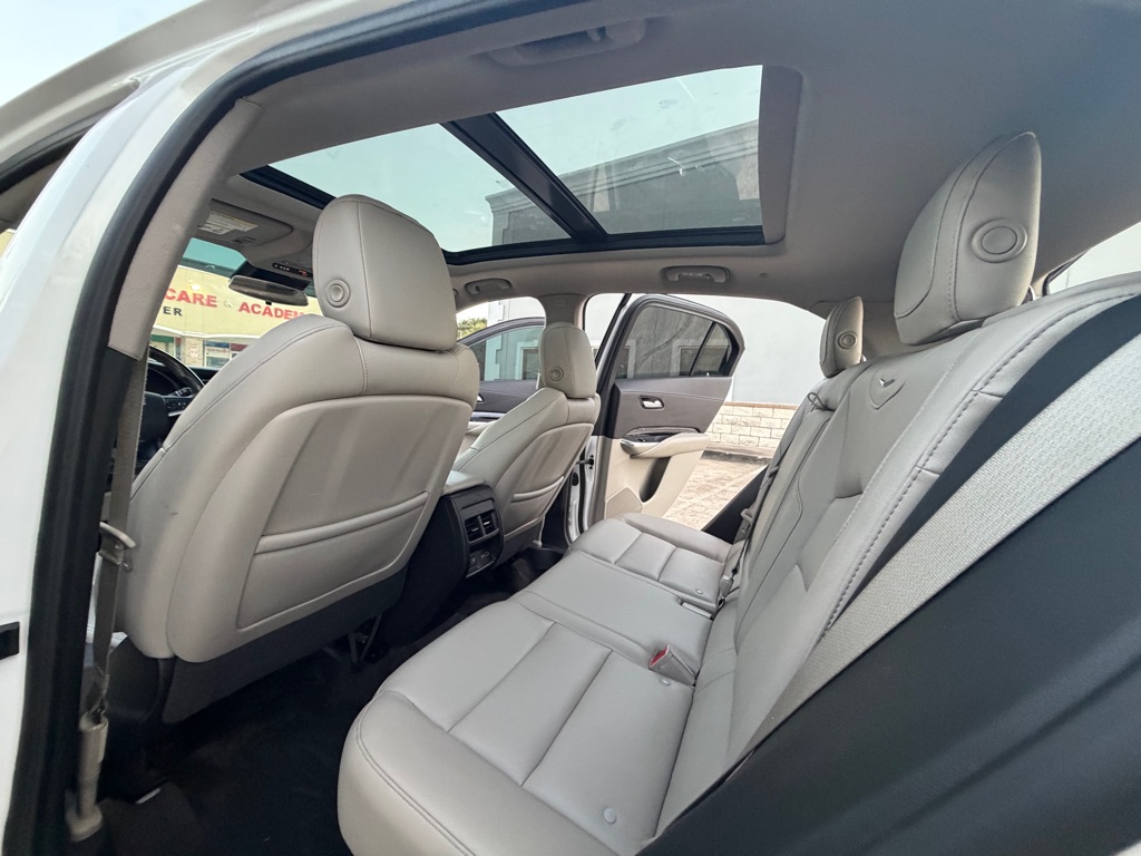 Photo 17 of this CADILLAC XT4